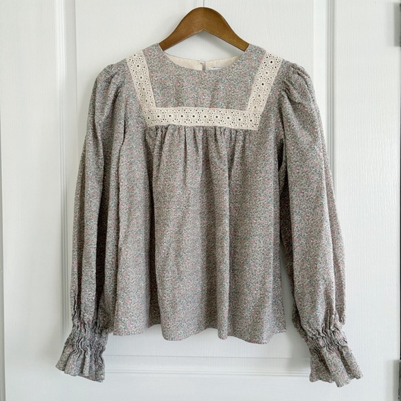 Moodie Ditsy Floral Lace Blouse Small Smocked Cuff - Picture 1 of 9